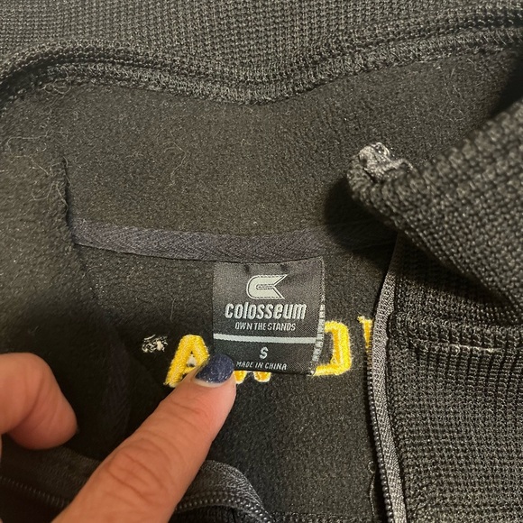 Iowa Hawkeyes Black Quarter-Zip Waffle Knit Pullover-Men’s Size Small - Picture 6 of 7